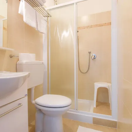 Augusta Hotell 2*