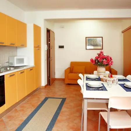 Augusta ホテル 2*